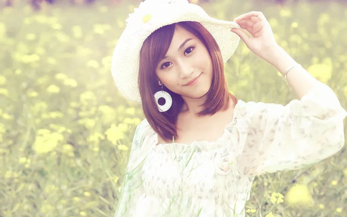 小清新，打造柔美的淡褐色小清新油菜花美女图片_www.16xx8.com
