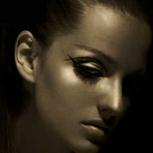 教你使用PS将人像照片调出金属铜色调教程